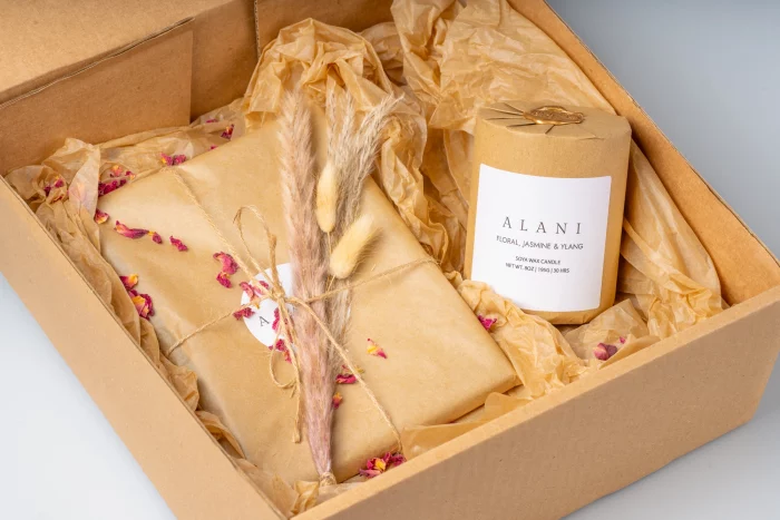 Floral, Jasmine & Ylang Candle - Image 6