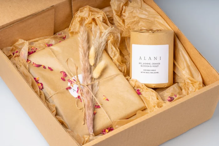 Iris, Jasmine, Orange Blossom & Violet Candle - Image 6